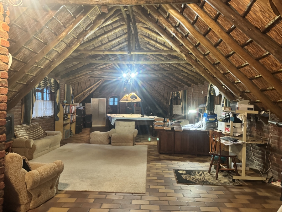 6 Bedroom Property for Sale in Doringkruin North West